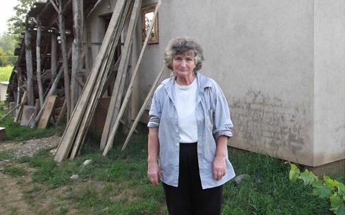 Foundation Ana and Vlade Divac and UniCredit bank Slovenia helping a single mother from Mionica, Valjevo  to rebuild her house damaged by the floods